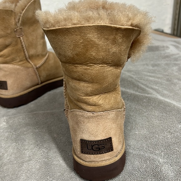 Uggs Womens size 6 camel - Picture 10 of 11